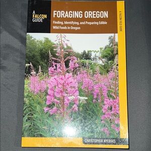 Foraging Oregon Book by Falcon Guide